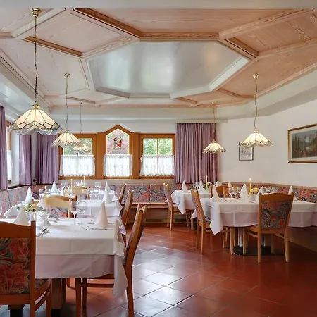 Alpin Stile Hotel Lajen